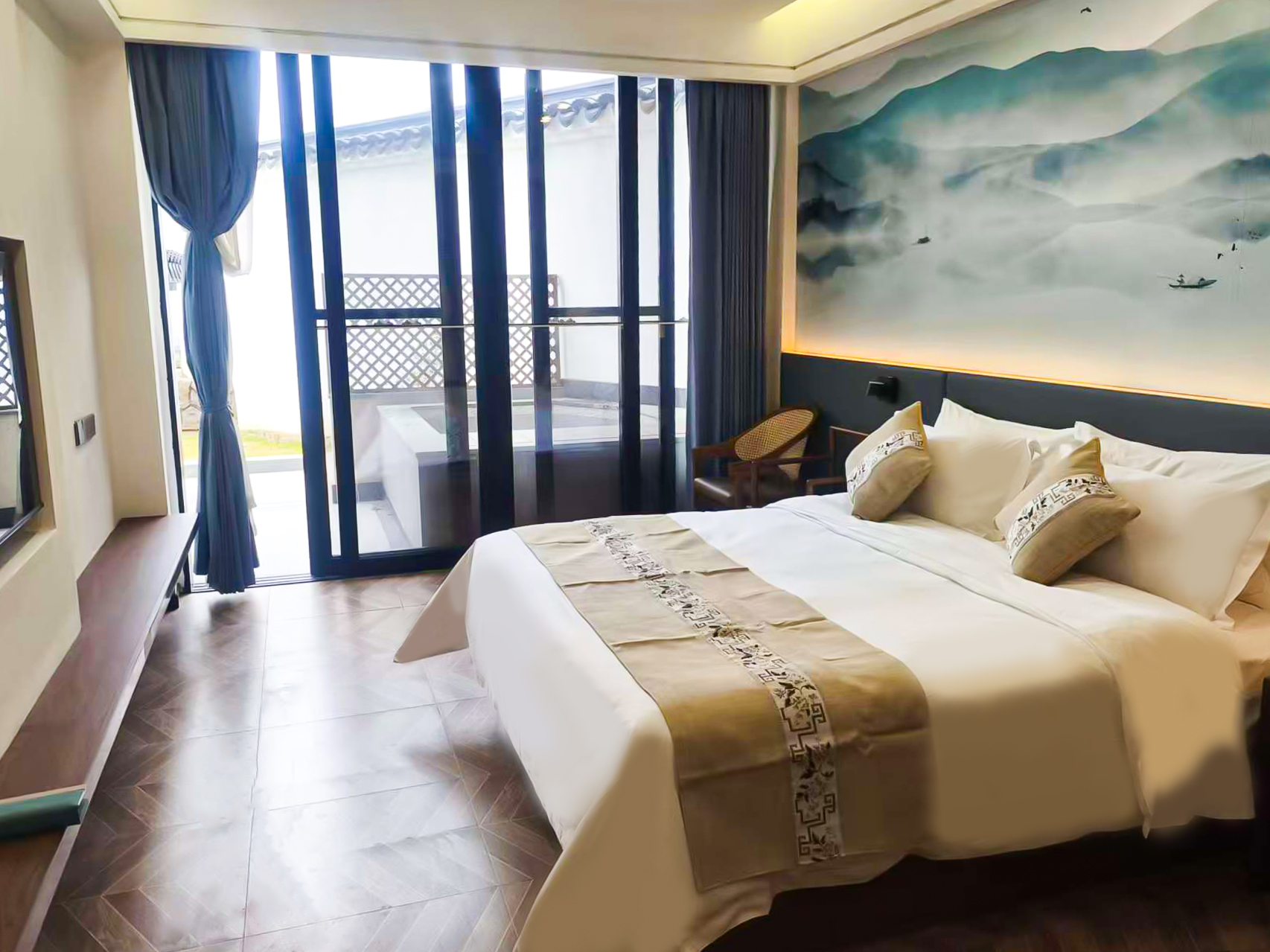 池畔親水溫泉大床房（獨立泡池）