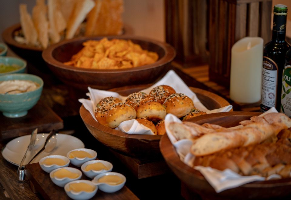 柏悅套房「盡享都市繁華景觀」