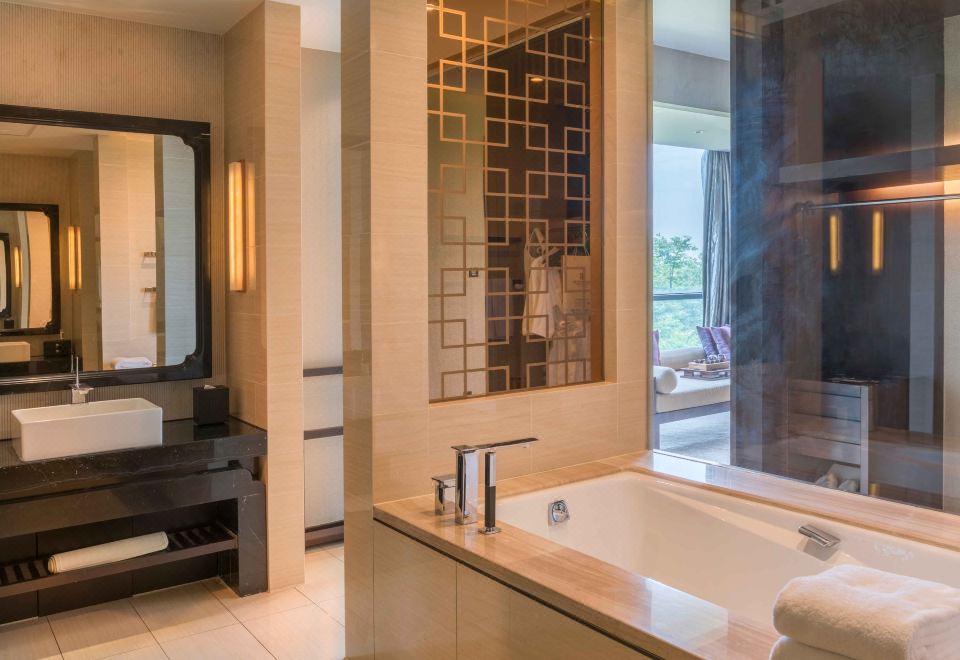 Citic Pacific Zhujiajiao Jin Jiang HotelDeluxe Suite