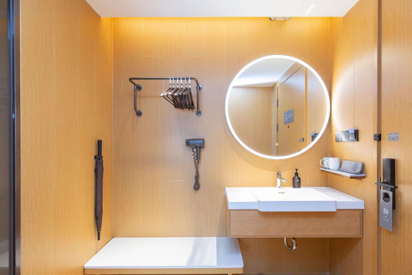 双床房A（智能客控+手机投屏+金可儿床垫）