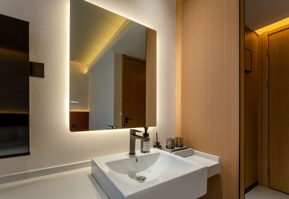 Smart Room (Double Bed)