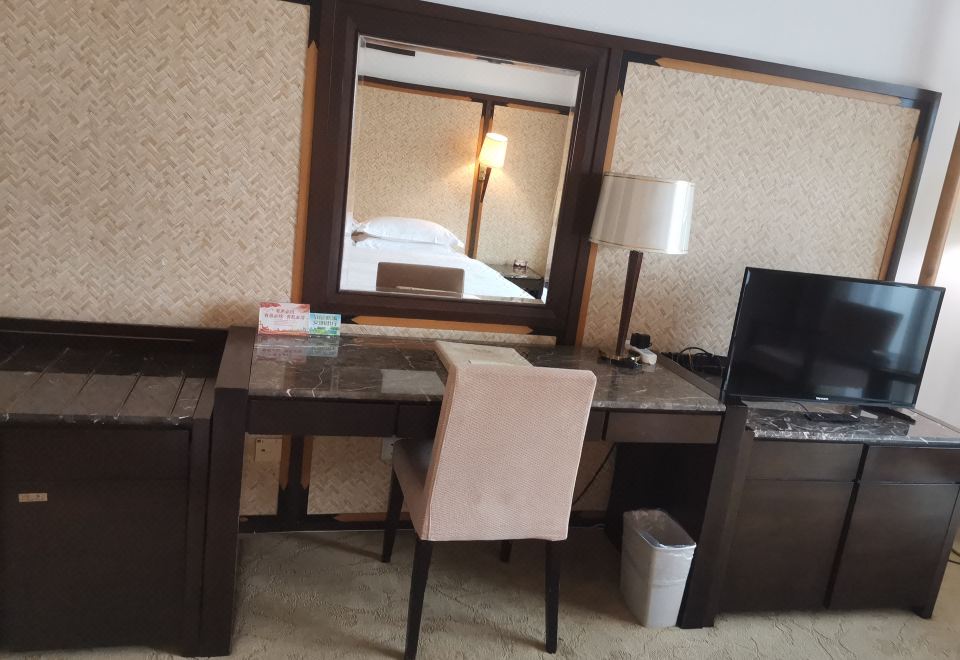 GuiLin Merryland Resort HotelStandard Room (VIP floor)