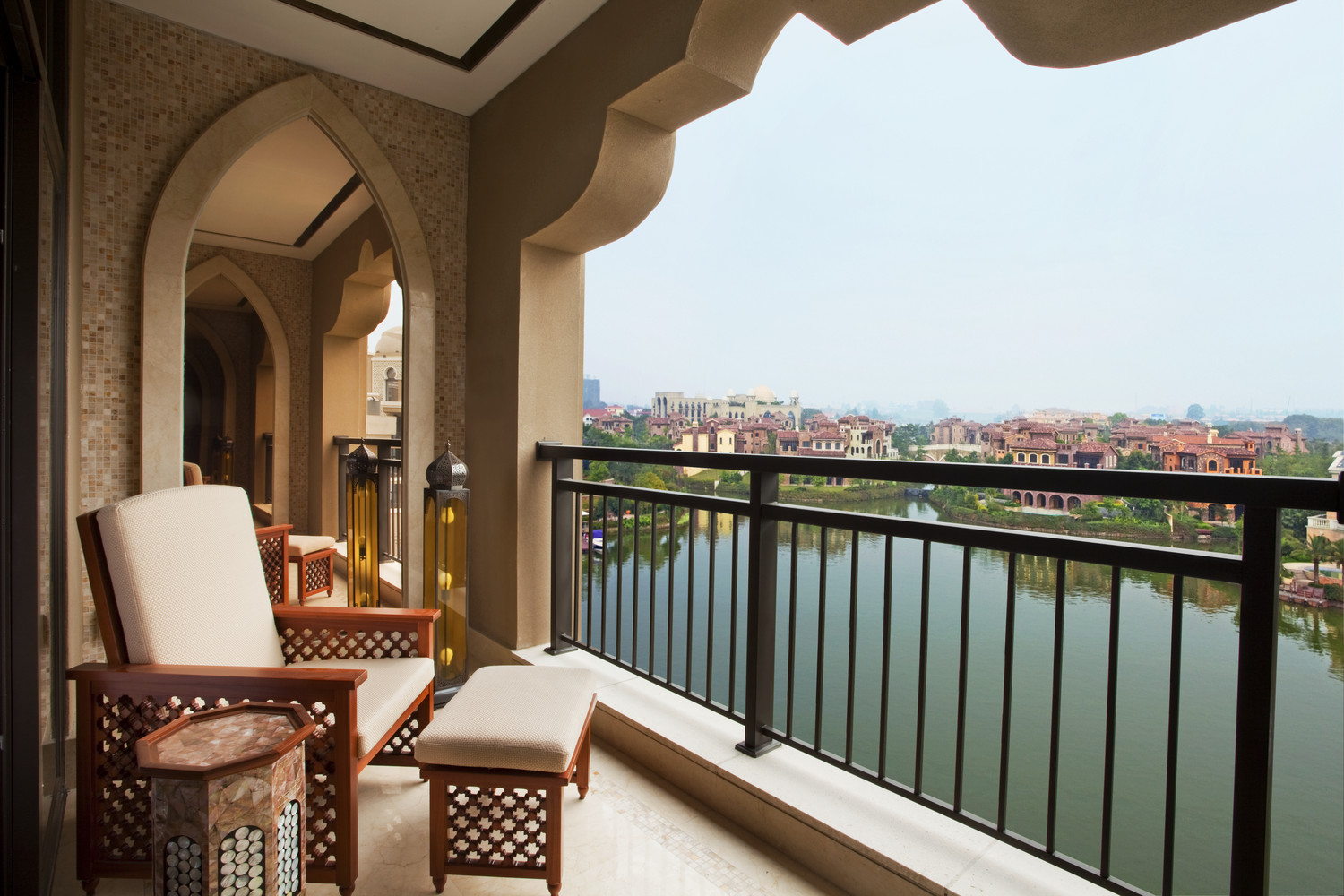 豪华全湖景大床房 | 带浴缸