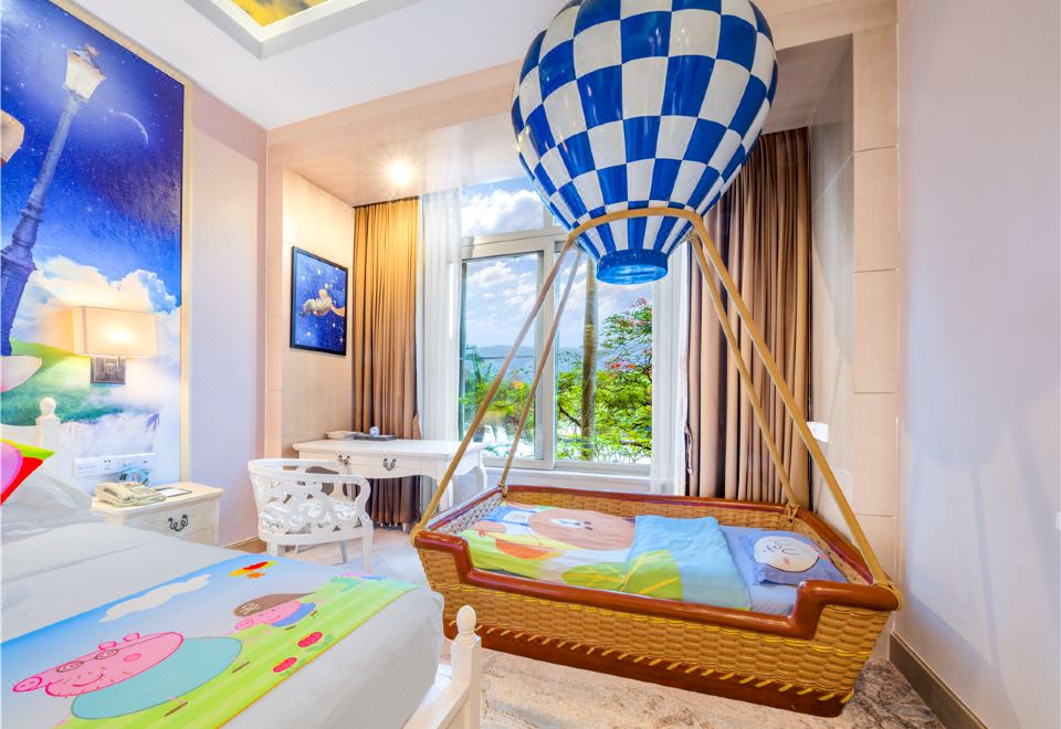 Bishuiwan Hot Spring ResortParis Family Room - Childlike Paris Balloon Theme & Smart Toy Interaction