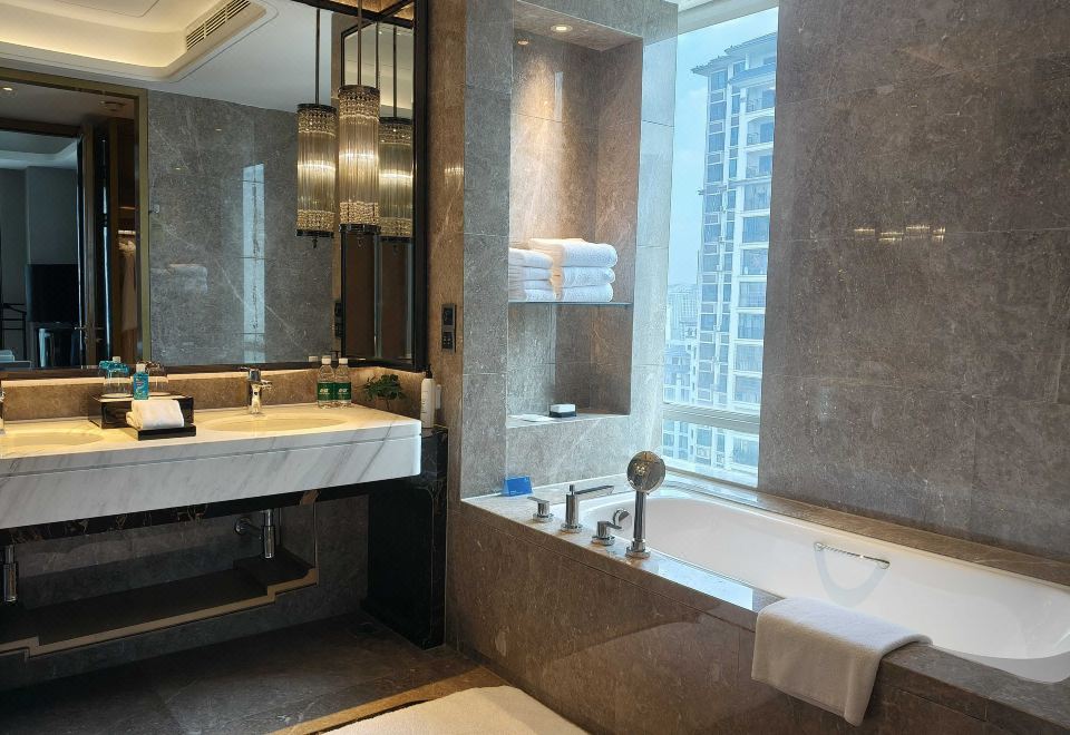 家庭套房 | Plus+四人双衞 |迷你荷里活床|