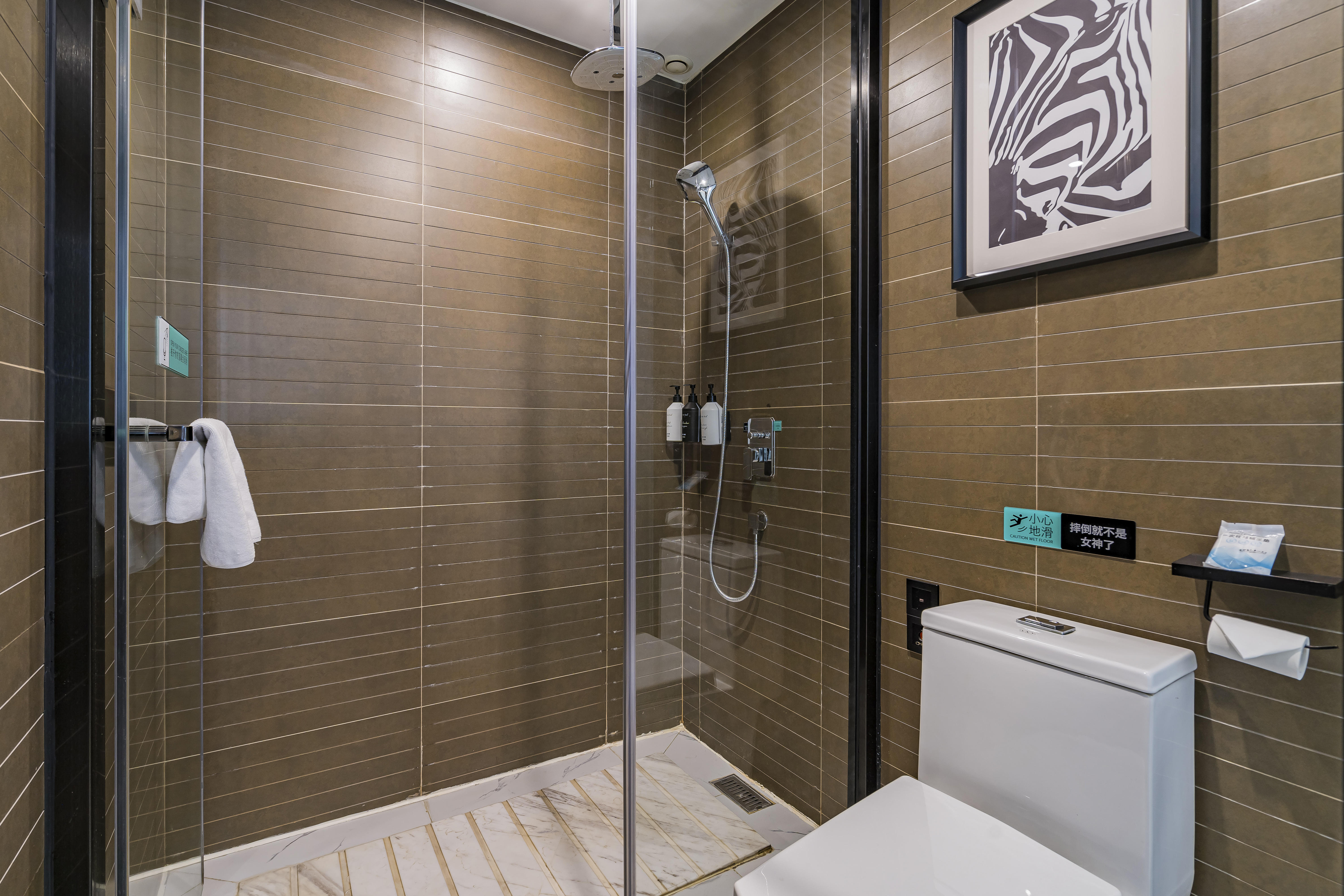 希岸豪华大床房-智能客控