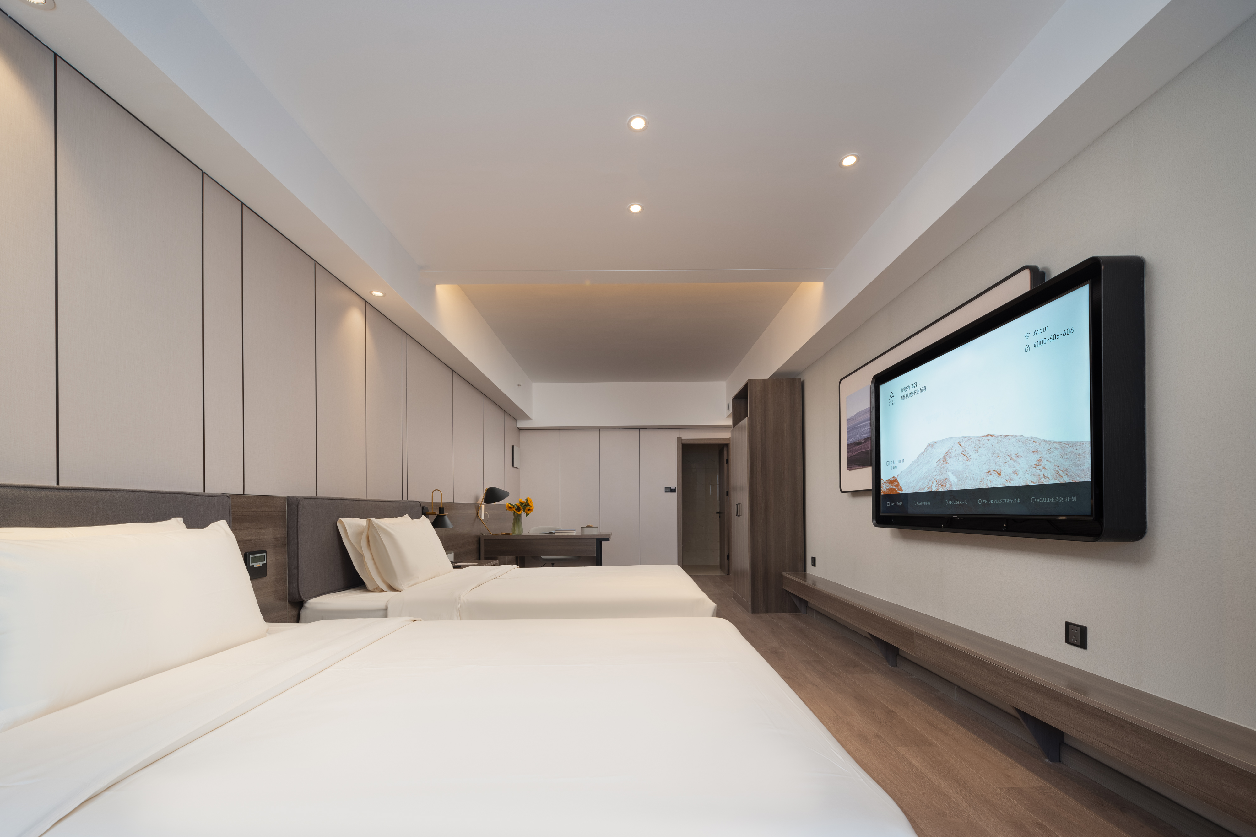 高級雙床房（手機投屏＋加濕器＋雙人洗手枱）