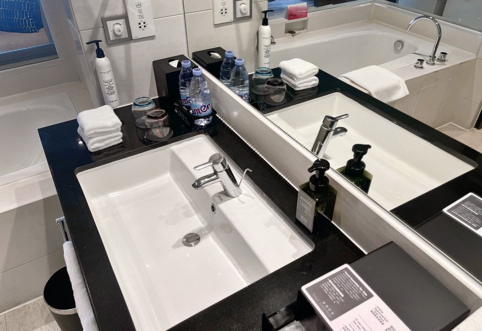 豪华阳台大床房