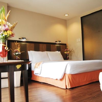 Deluxe Family Studio