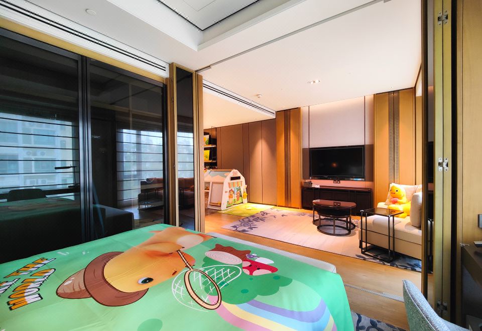 奶龙主题大床房