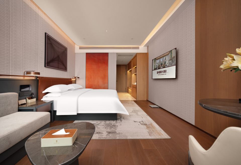 Wonderful Smart Control Double Bed Room With Derucci Mattress
