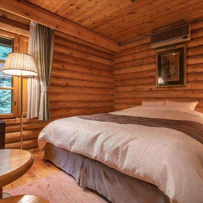 【コテージ鷹の巣】キングベッドルーム＜1部屋 ベッド1台＞ ホテル ニドム クーポン