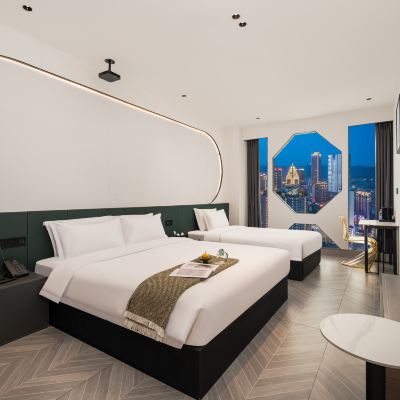 枕月丨親子家庭房『極米投影+零壓床墊+定製親膚棉品』 K·W高空觀景飯店（重慶解放碑步行街洪崖洞店）優惠