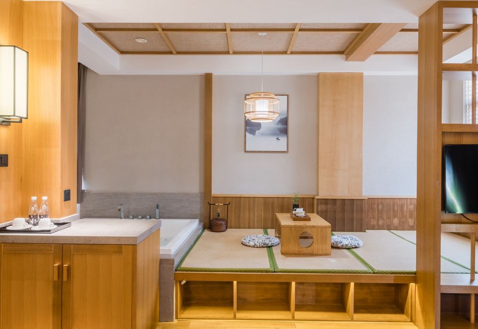 夕露阁·山景亲子房『舒适大榻榻米｜超大浴缸』