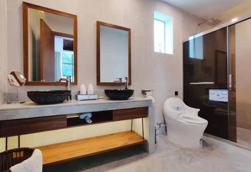 泉悦7号?花园美景两房别墅&高档家俱配套&超大私汤泡池