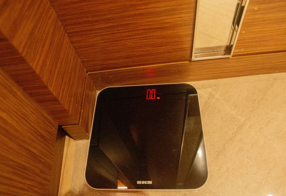 山景温泉大床房-私家泡池-认证温泉水入房-景观阳台-独立浴缸