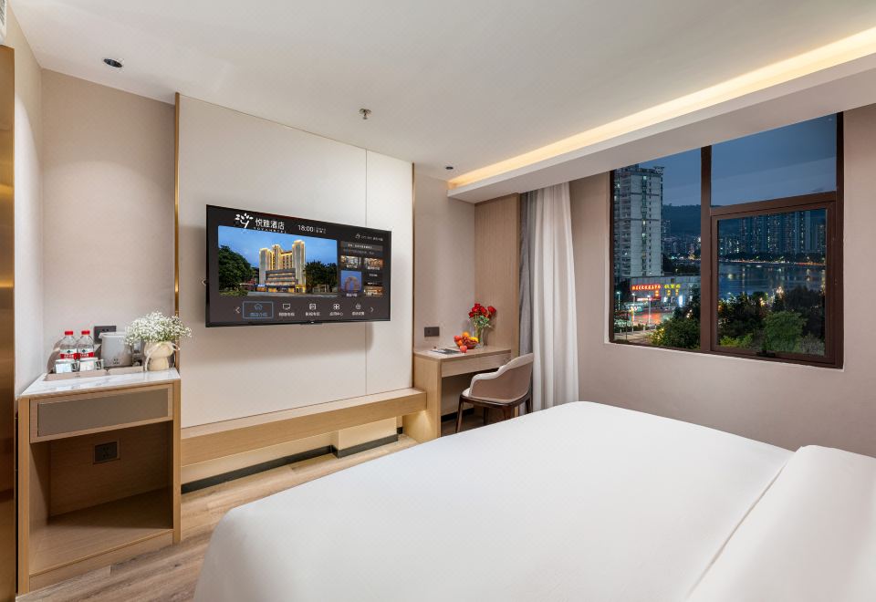 Queen Room With River View