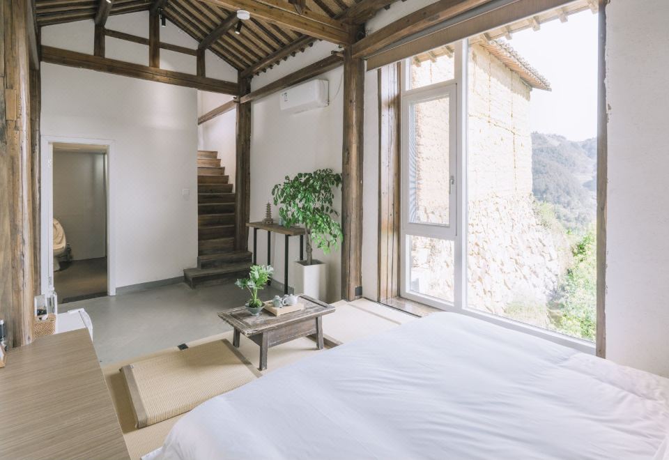 雪友-loft双卧峡谷梯田景观家庭房