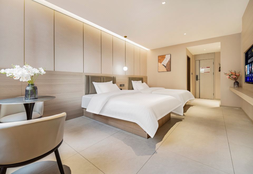 Deluxe Twin Room (Skin-Friendly Bedding + Comfortable Mattress + Screen Projection Tv)