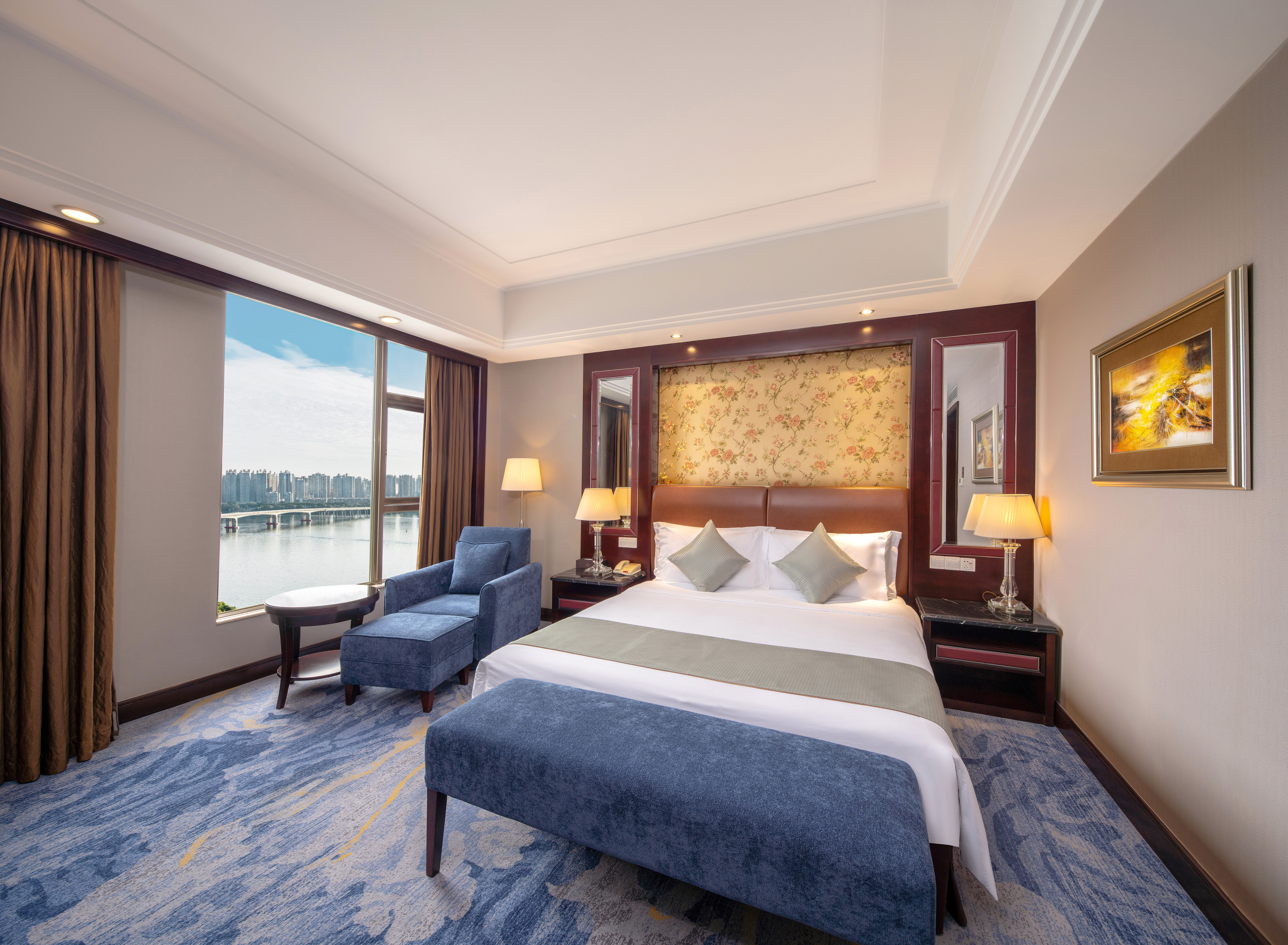 江景商务大床房（带沙发）