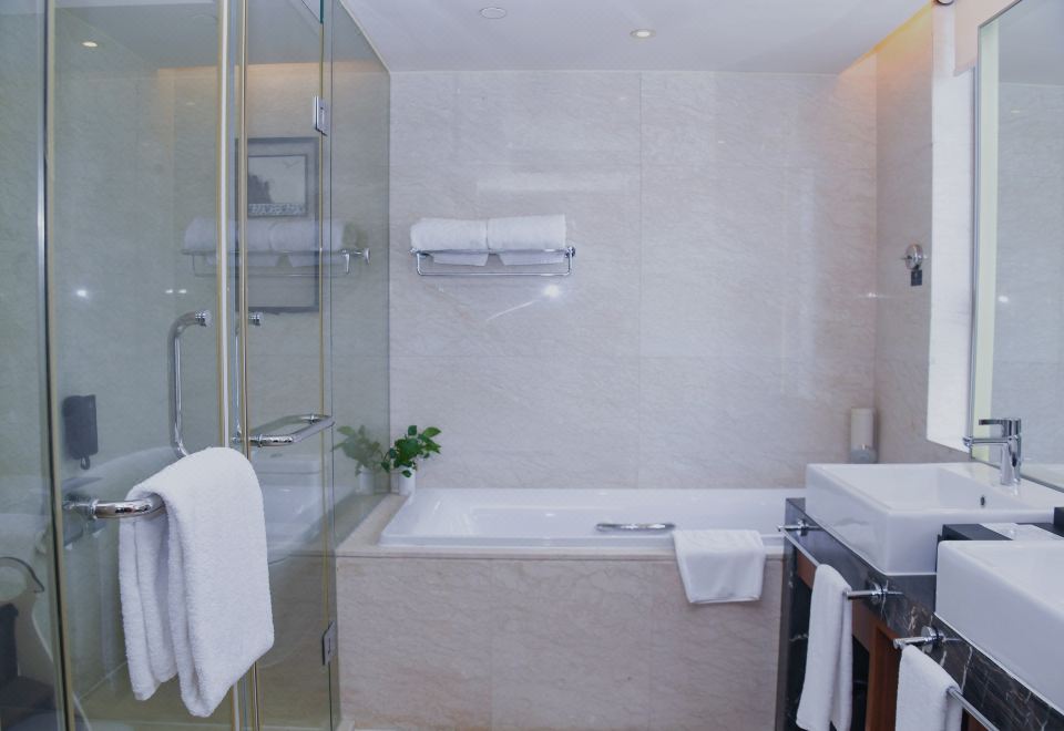 Swiss Grand NanchangExecutive Family Friendly Suite