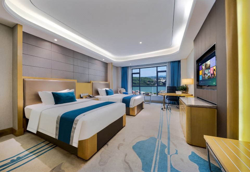 Yuanling Huixin Lijing HotelSuperior Twin Room With Large Panoramic Window And Large Space Of 50 Square Meters