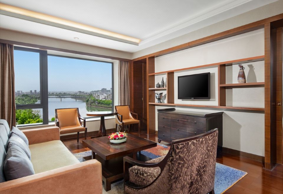 家庭套房（江景大露臺）