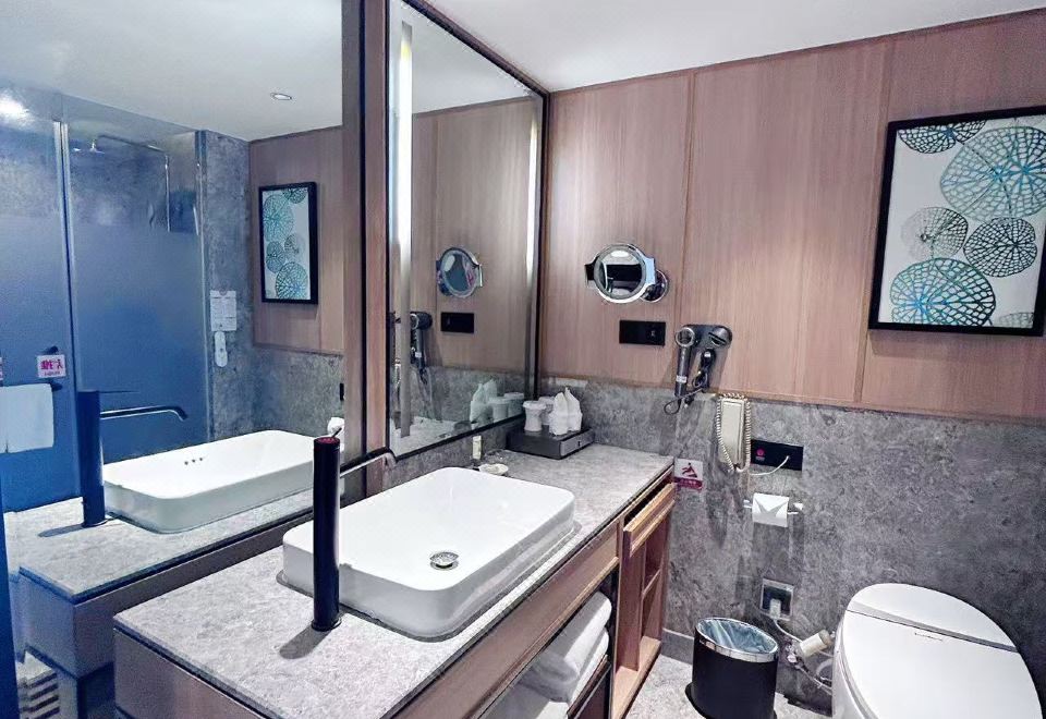 高级园景大床房?新装简欧风&湖景花园景观