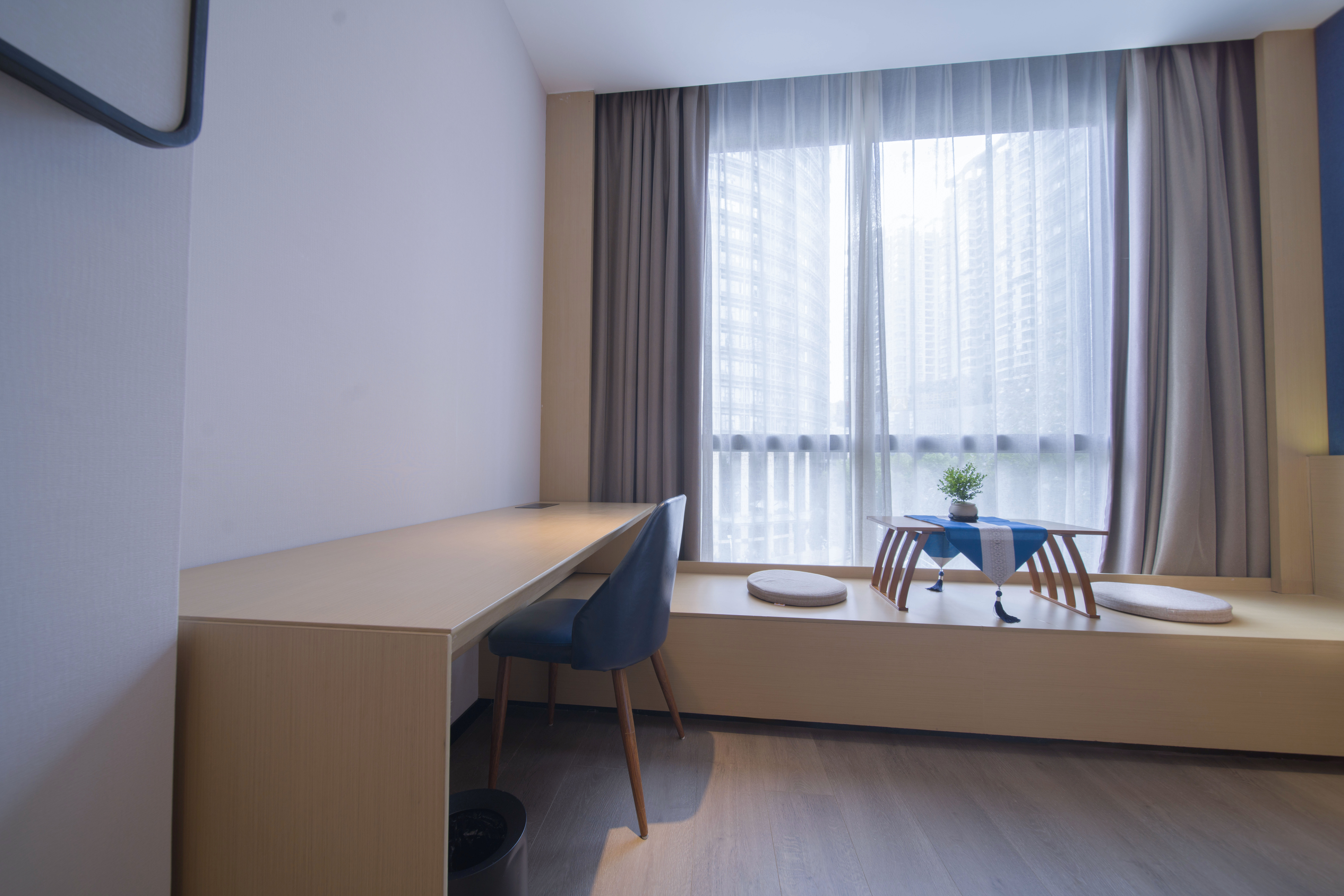 行政双床房（65寸4K投屏+裸棉床品+深睡枕Pro+小冰箱）