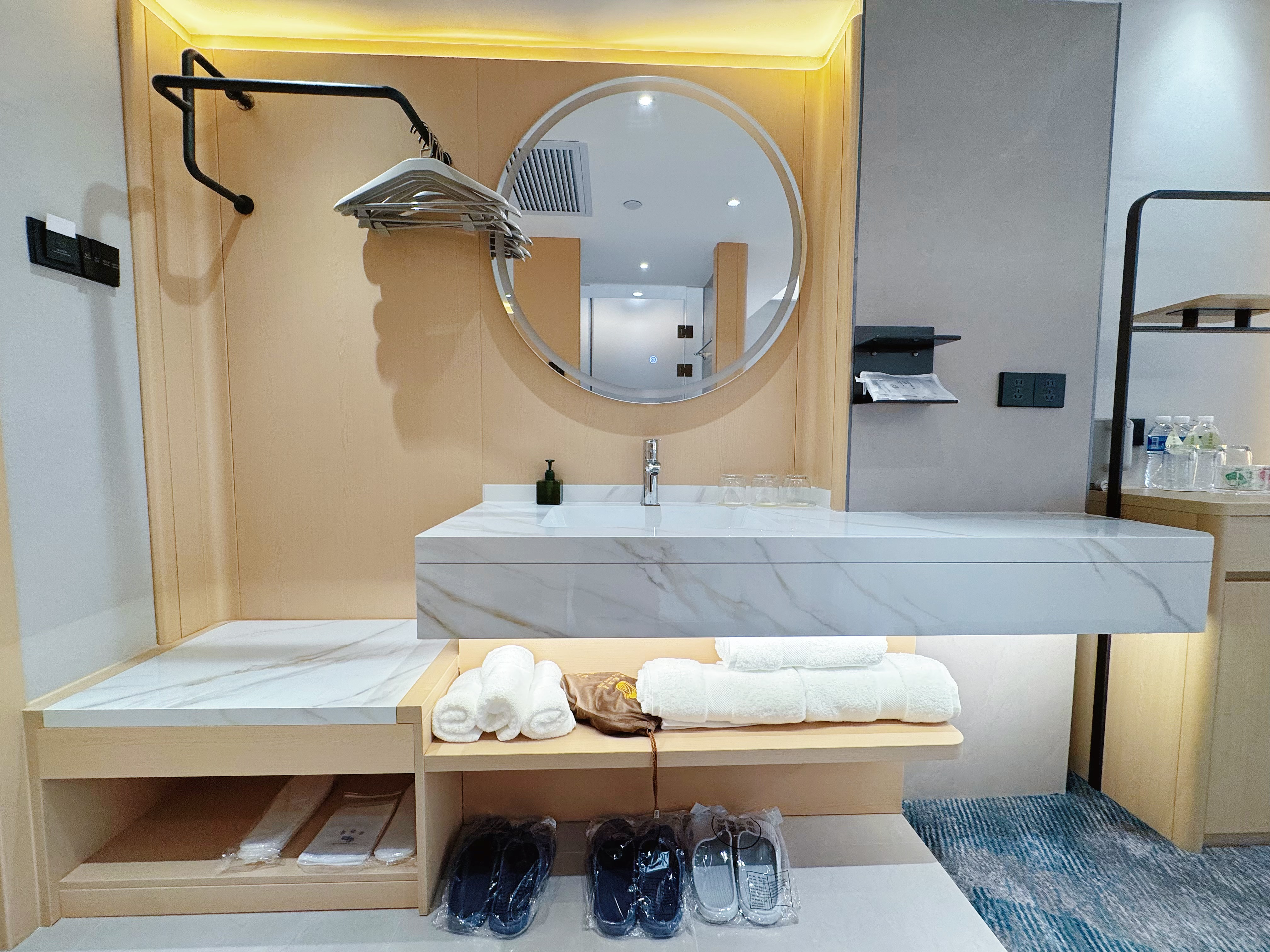 豪华三人间（金可儿床垫）