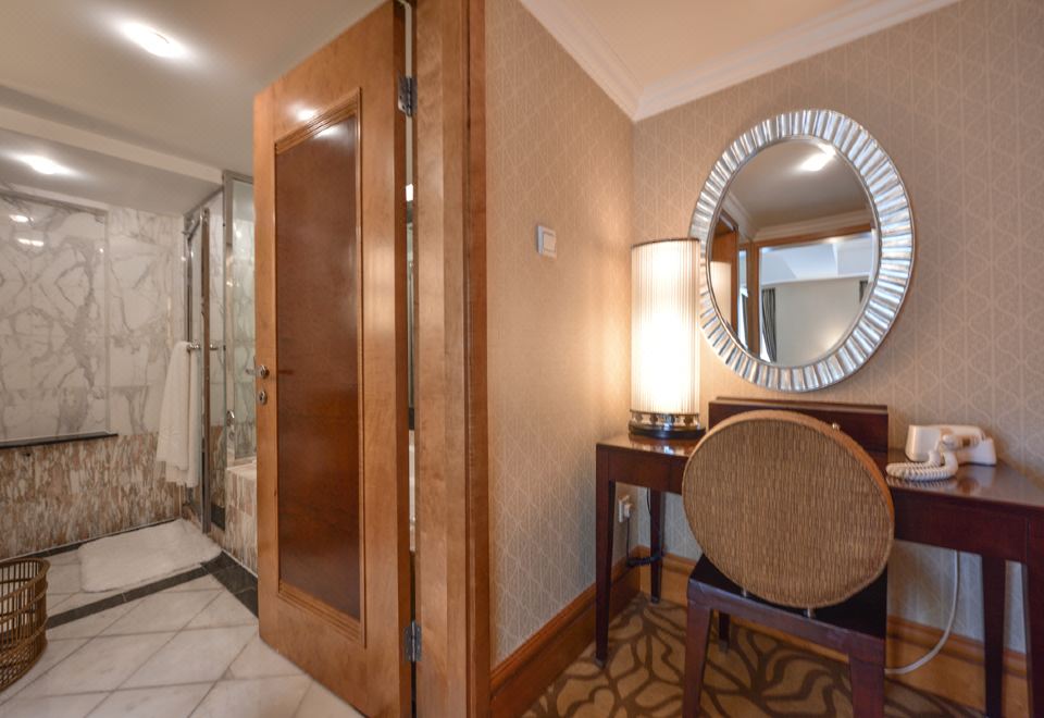 東樓豪華商務大床房（配備智能馬桶）