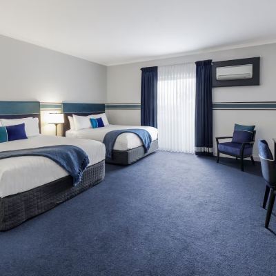Deluxe Suite with 2 Queen Beds Ramada Diplomat Hotel Promo Code