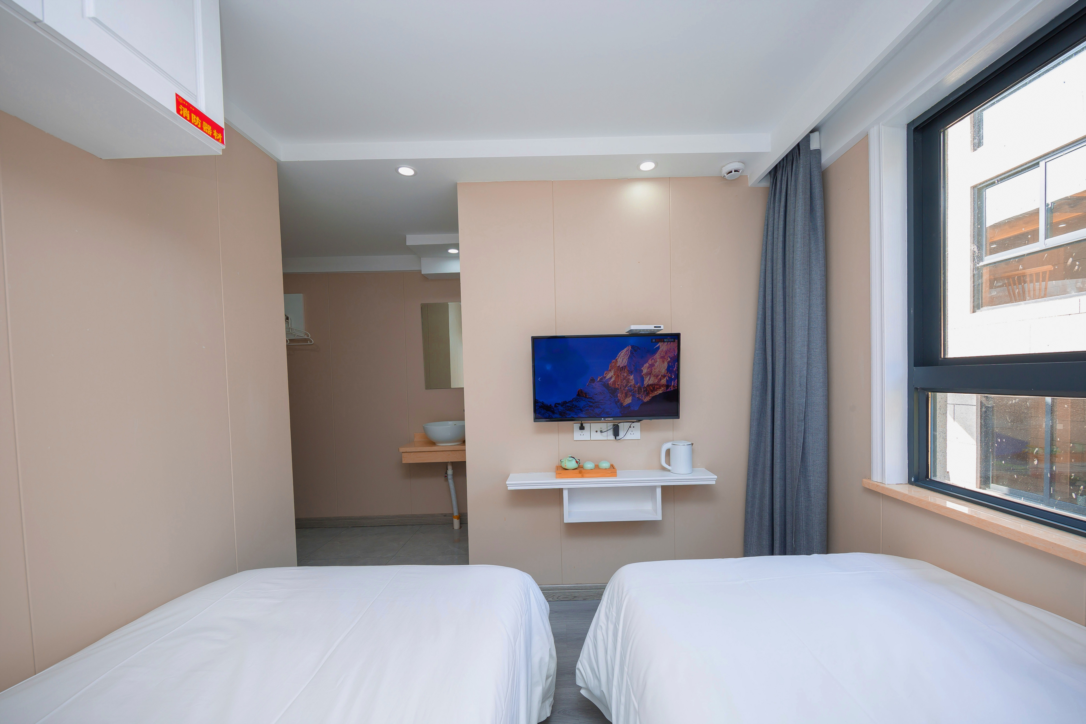 落桥山景双床房