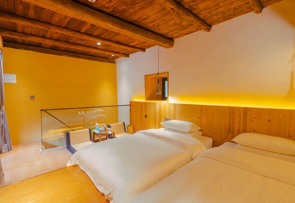 Classic Loft (2 beds)