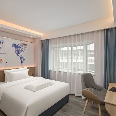 輕享大床房（智能客控+小度音箱+助眠記憶枕+休閒桌） 凱里亞德飯店（深圳灣口岸店）優惠