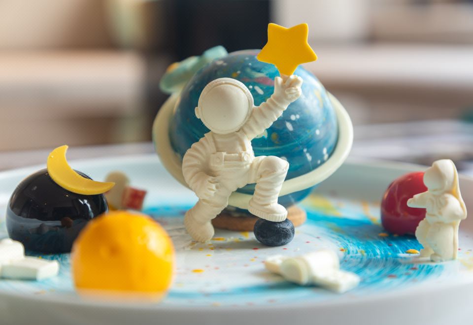 Courtyard Shenzhen BayFamily Suite Planet Theme