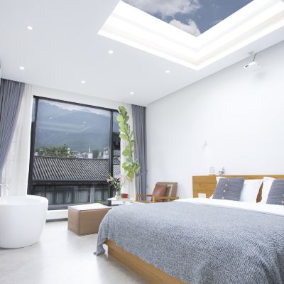 星語丨山景浴缸投影星空大床房 大理攬雲塵宿客棧優惠