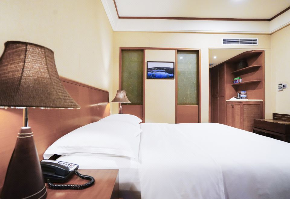 Huquan Resorts & SpaStandard Room (Double Bed)