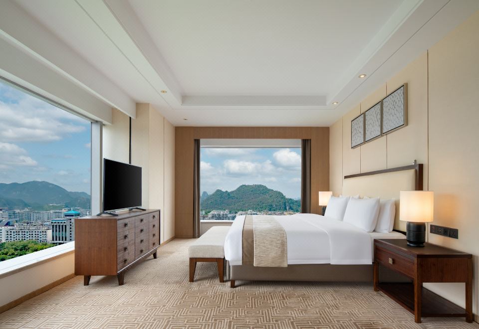 240°壮美风光套房丨会客厅+全景落地窗+观山水景观浴缸