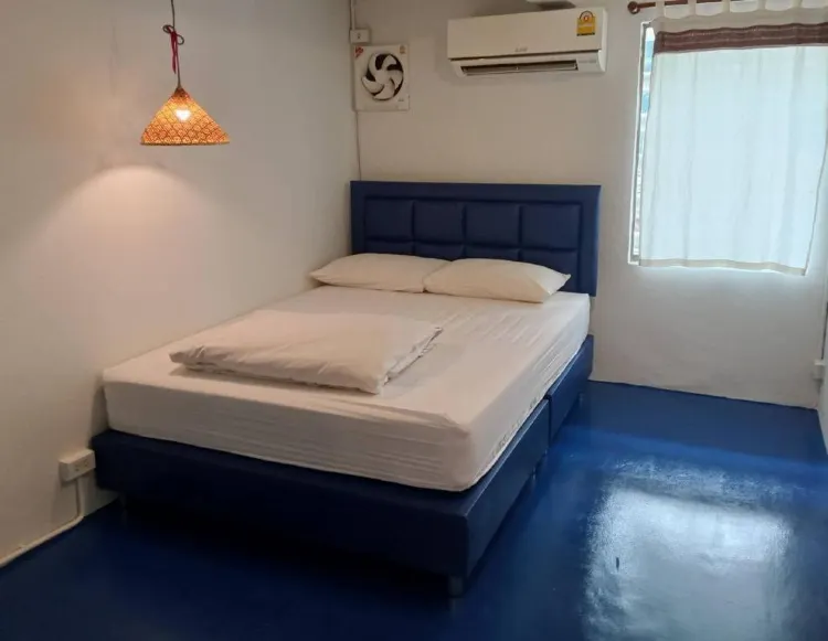 Private Double Room with Shared Washroom