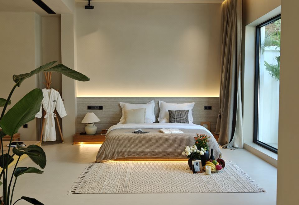 Courtyard No.1 (Private Entrance, Chiang Mai Garden, Private Hot Spring Pool, 4K Giant Screen, Smart Home, Living Room Bathtub, Turntable, Full Dyson Series)