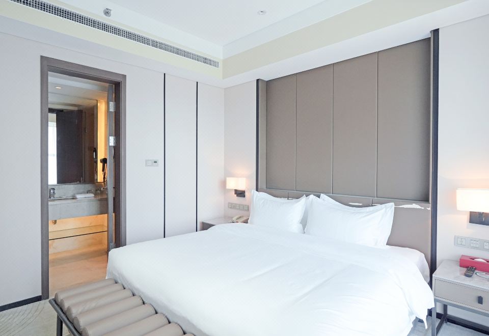 商务套房（零压床垫+鹅绒枕+小冰箱）