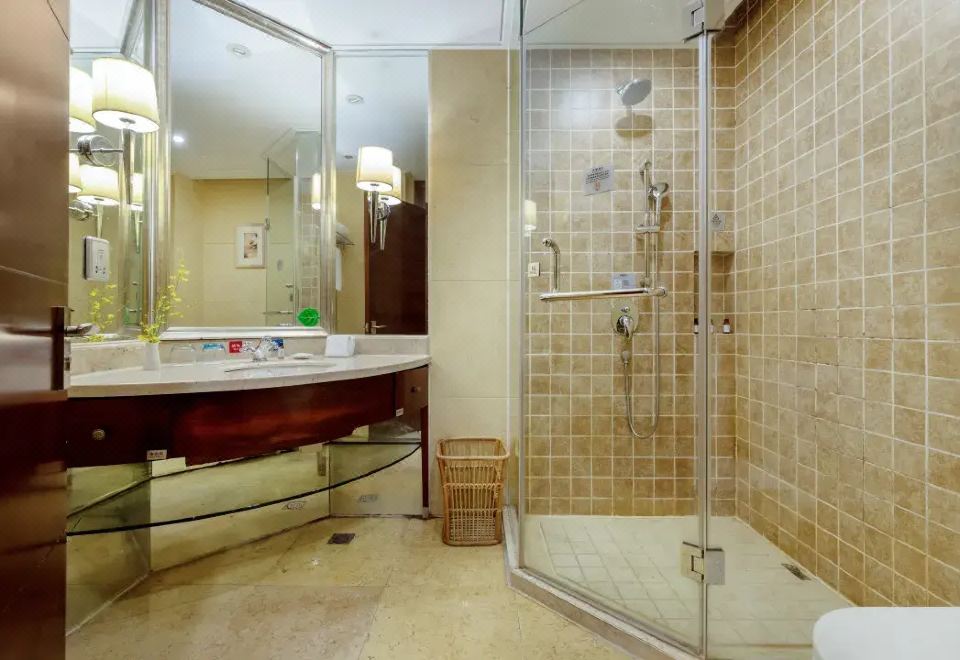 S&N Grand Hotel ChaohuSuperior Garden-view Twin Room