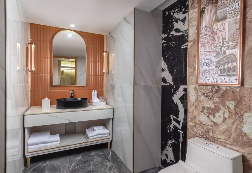 Pipa Hotel Bangkok Sukhumvit 11Deluxe King Or Queen Room