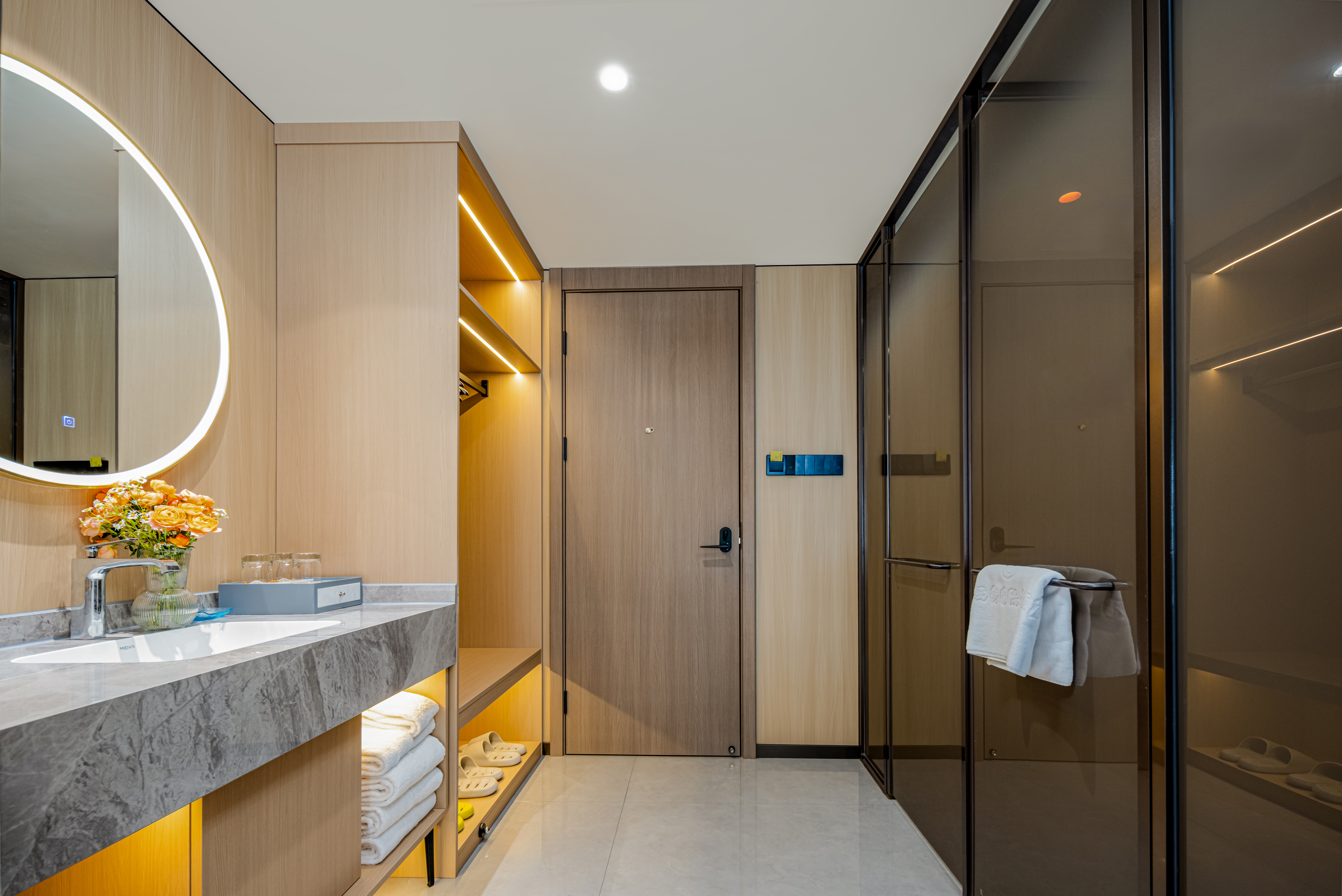 180°山景阳台大床房（mini小冰箱+落地窗阳台）