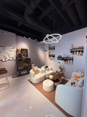 Strawberry Youth Hostel (Train Station, Zhanqiao Branch) โรงแรมใน