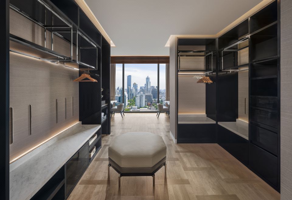 丽思卡尔顿套房（三卧室、可俯瞰 Lumpini 公园美景、可享用酒廊）