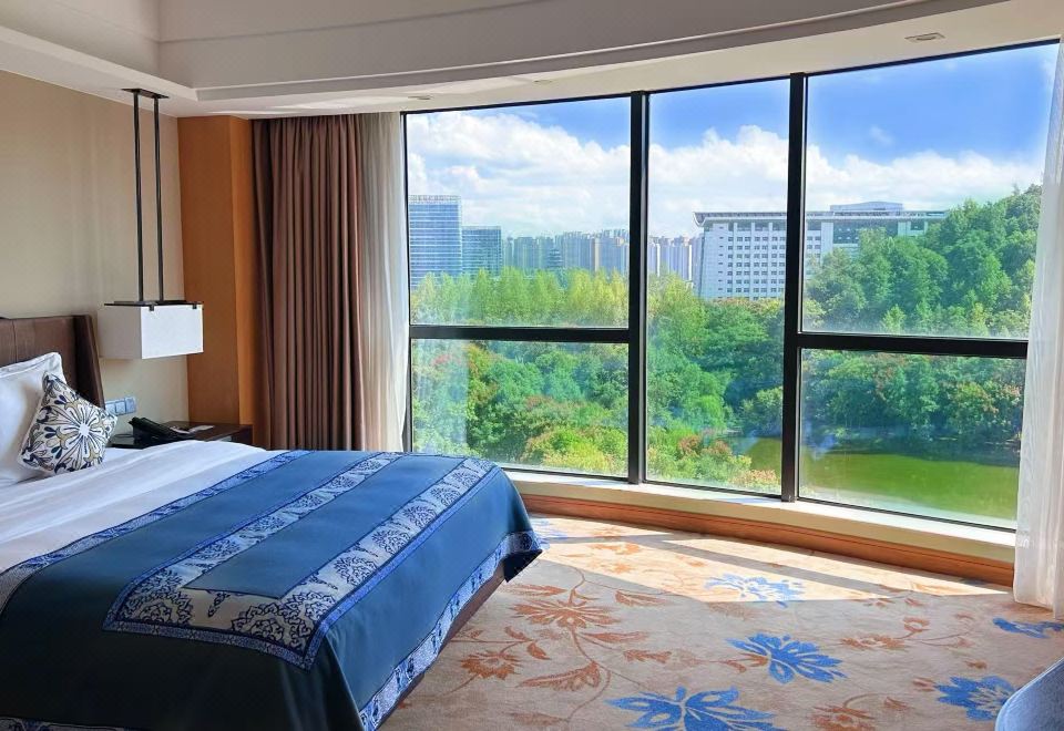 Gloria Grand Hotel JishouBusiness Suite