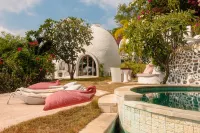 Mentigi Bay Dome Villas