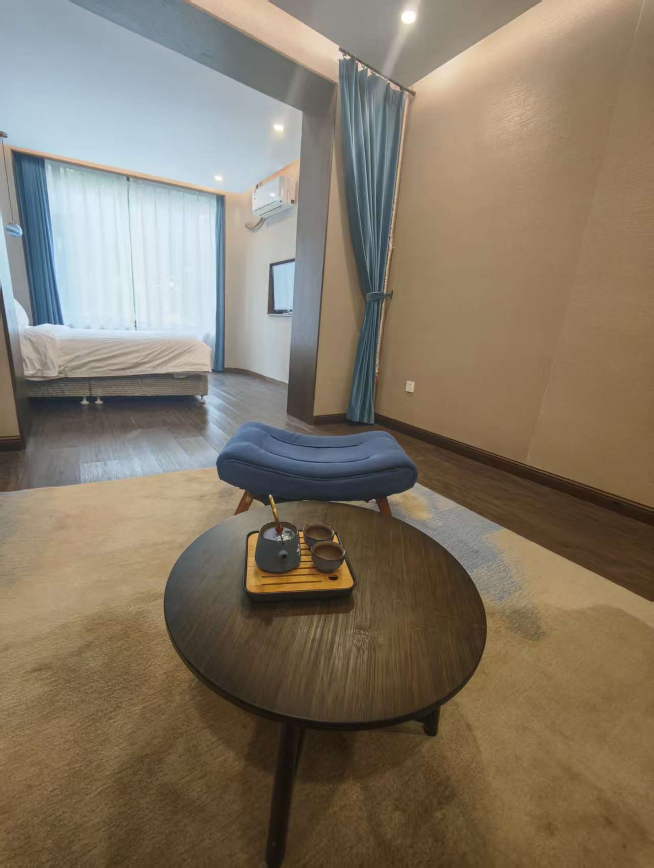 林间墅听海大床房（围炉夜话）